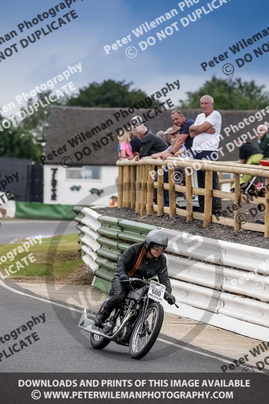 Vintage motorcycle club;eventdigitalimages;mallory park;mallory park trackday photographs;no limits trackdays;peter wileman photography;trackday digital images;trackday photos;vmcc festival 1000 bikes photographs